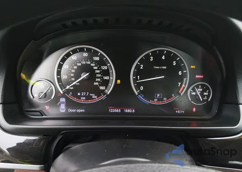 2013 BMW 528I xDrive z USA, uszkodzony, nr VIN WBAXH5C58DDW14270